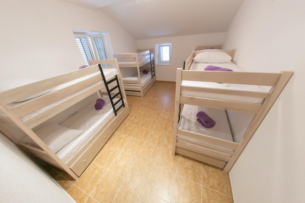 City Hostel Trogir Værelse billede